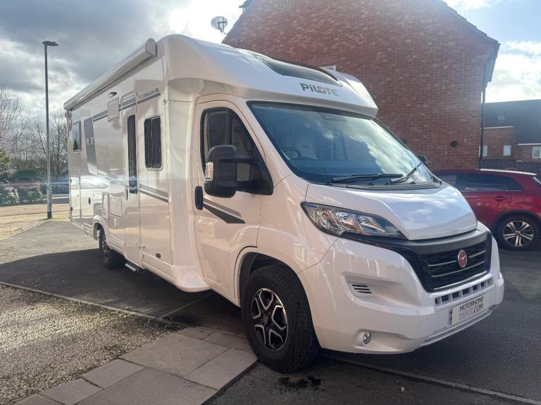 Pilot Expression 746 FGJ - 4 berth - 4 belts -2024- motorhome for sale 