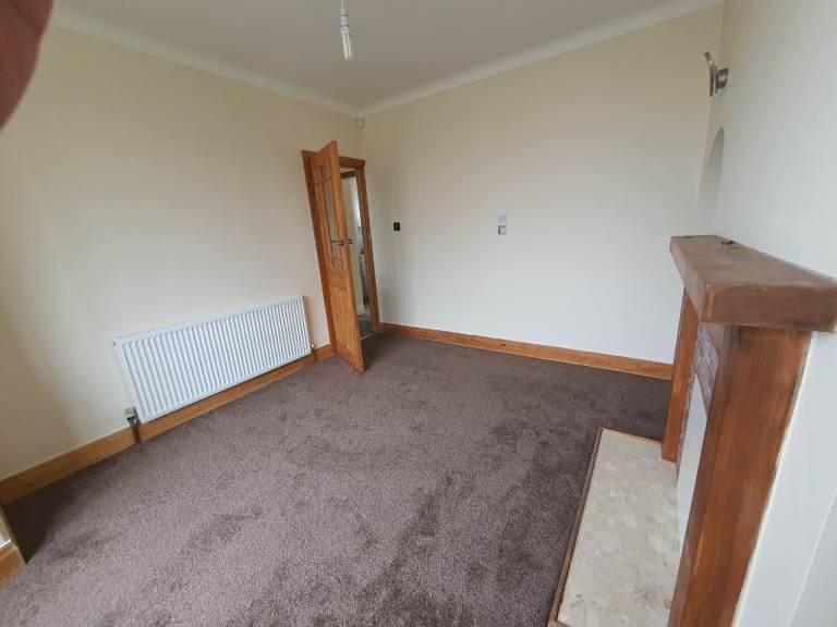 House For Rent - Hollingwood Lane