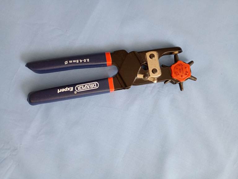 PUNCH PLIER, 2.0 - 4.5mm - DRAPER EXPERT REVOLVING PUNCH PLIER. IN AS NEW COND.