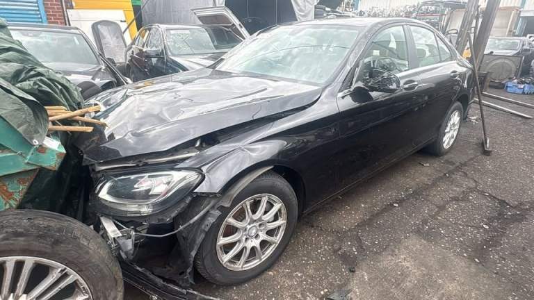 2016 MERCEDES BENZ C220 BREAKING FOR PARTS !!