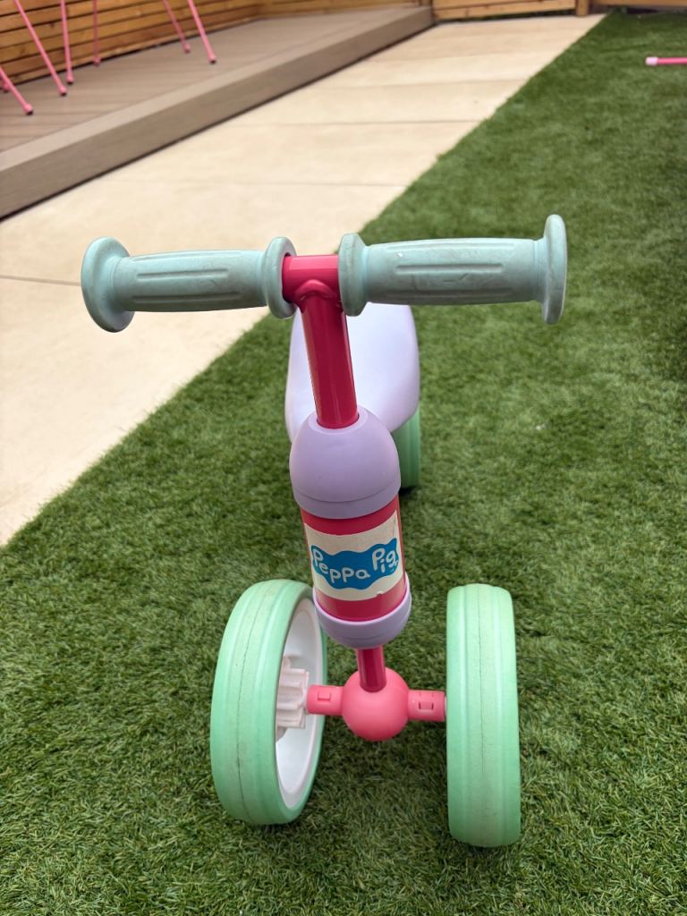 Peppa Pig Ride-On Toy – Good Condition, Multicoloured