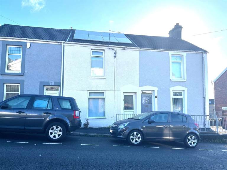 2 bedroom house in Morriston