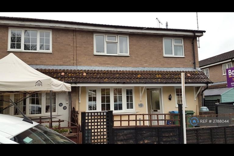 2 bedroom house in Lavender Close, Aylesbury, Buckinghamshire, HP21 (2 bed) (#2788044)