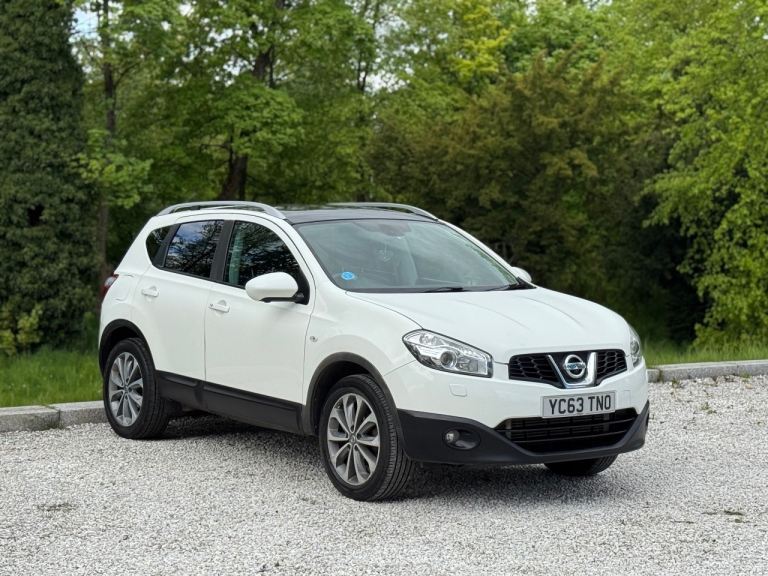 Nissan Qashqai Automatic 2.0 4X4 4WD   (2013) 2.0 dCi Tekna SUV 5dr Diesel Auto 4WD Euro 5