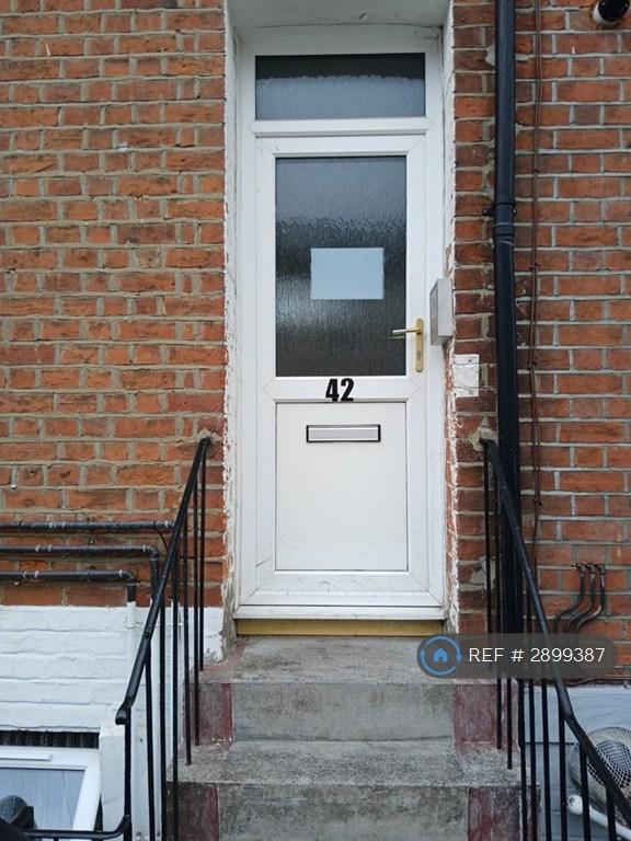 1 bedroom flat in Waylen Street, Reading, RG1 (1 bed) (#2899387)