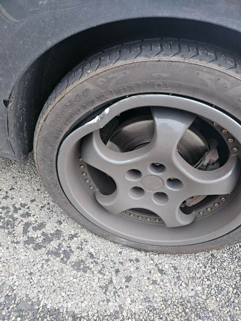 Cracked alloy wheels welded chesterfield