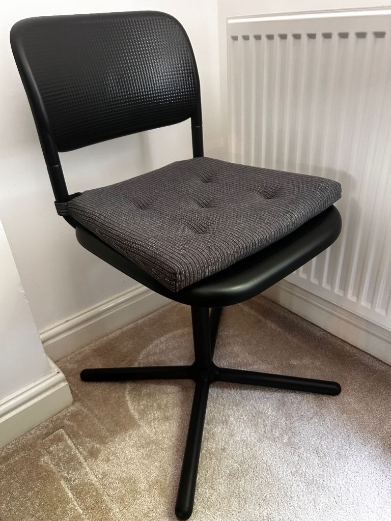 SMÄLLEN Swivel chair, black