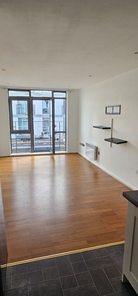 One Bedroom Apartment 
