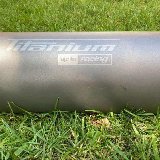 Aprilia Racing Titanium End Cans for Gen 2 RSVR1000