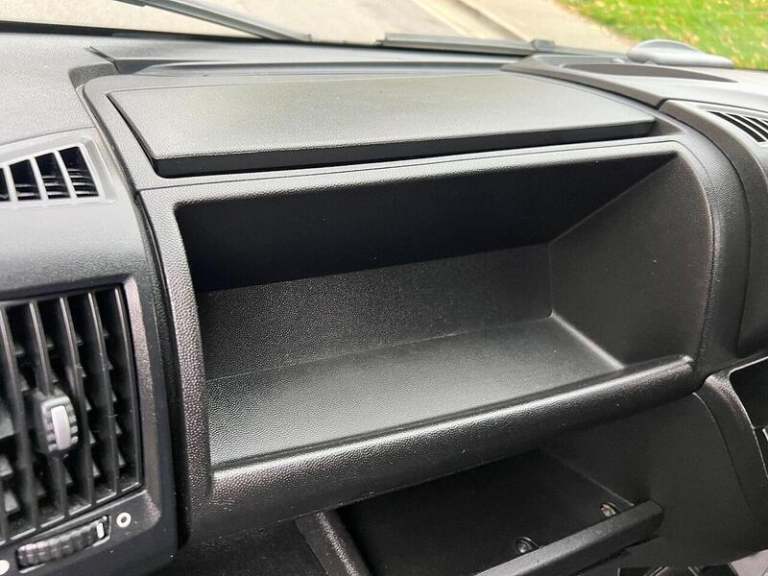 2022 Peugeot Boxer 2.2 BlueHDi 335 S Platform Cab L3 EU6 Luton DIESEL Manual