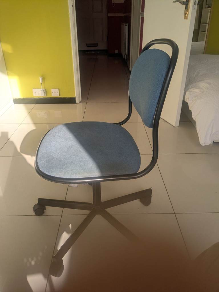 Blue Fabric Office Chair with Wheels – Good Condition