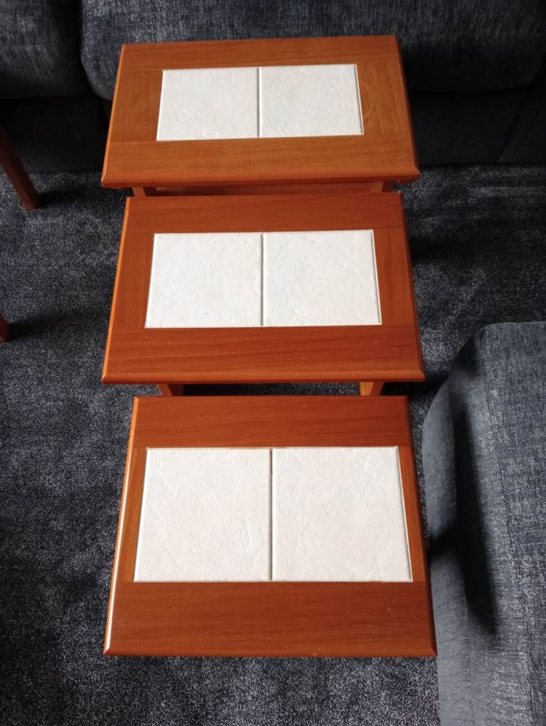 Set of 3 nest of tables great condition