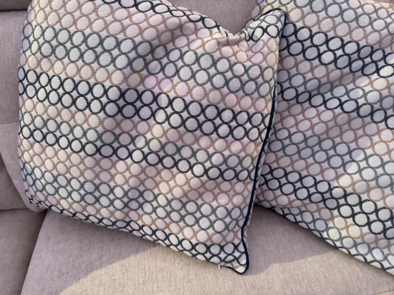 Electric recliner sofa in excellent condition, possible delivery 