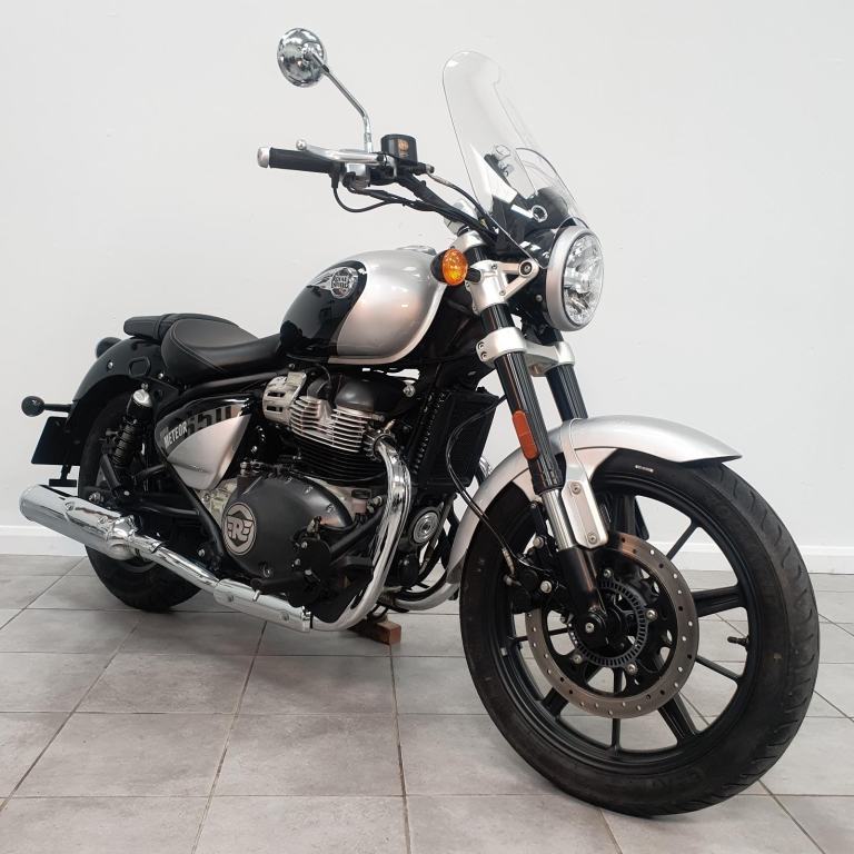 2024 Royal Enfield Super Meteor 650 Interstellar Silver, 3600 Miles, Excellent