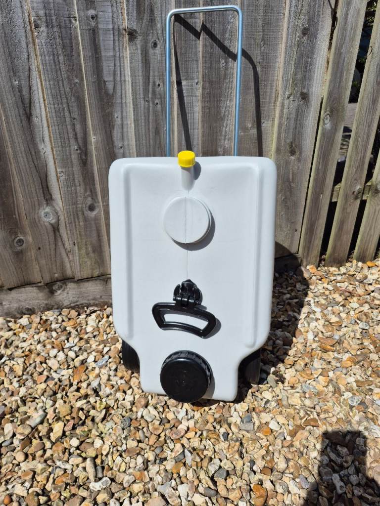 BRAND NEW Wasser Taxi Water Carrier