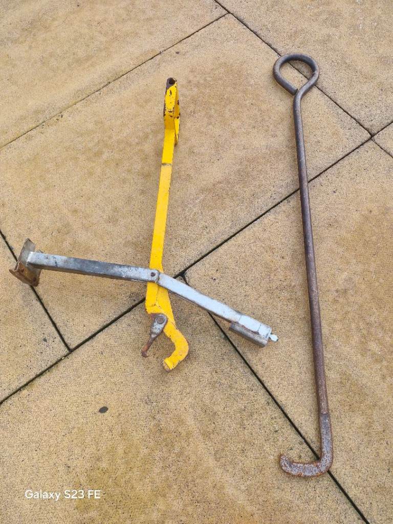 3 x drain cover keys