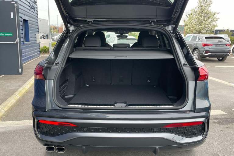 2025 Audi Q5 2.0 TDI Launch Edition SUV 5dr Diesel S Tronic quattro Euro 6 (s/s) (204 ps ESTATE D...