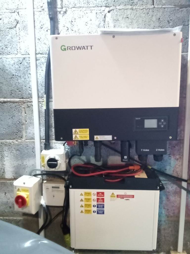 Growatt hybrid solar inverter and battery 