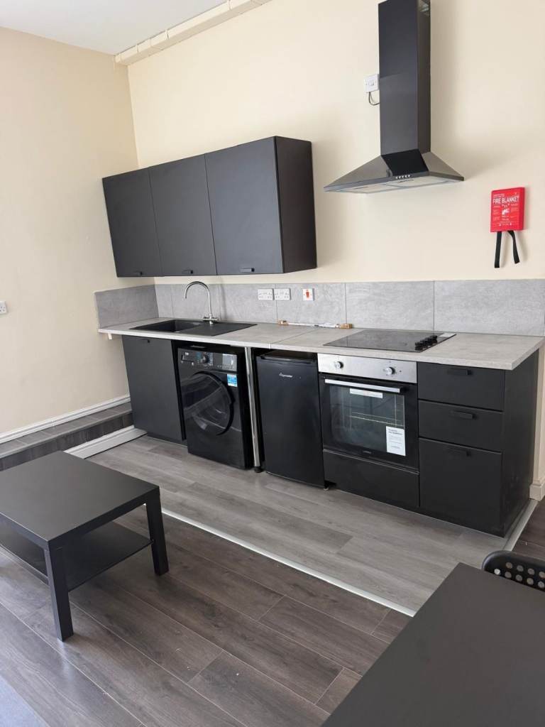 SELF CONTAINED ONE BED FLAT