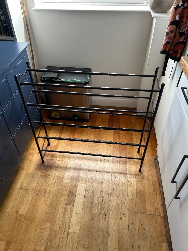 Shoe Rack - extendable 4 tier