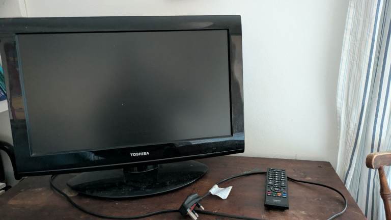 Free working compact Toshiba TV
