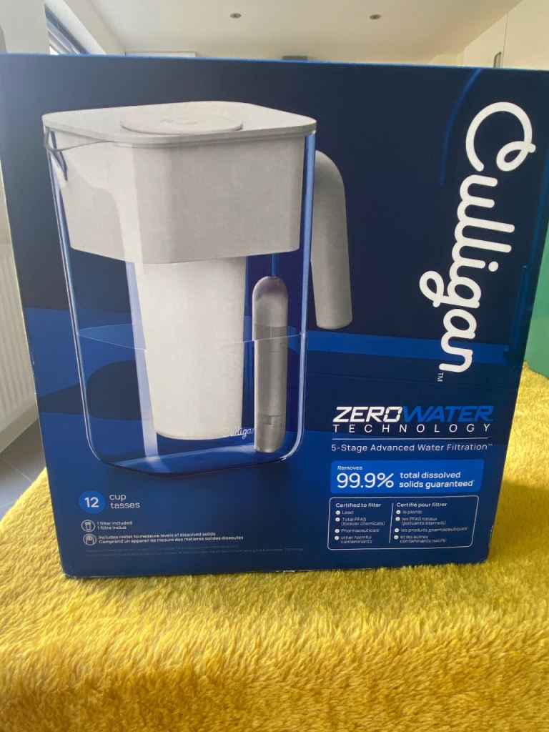 Brand New unopened Culligan 2.8 Lt Water Jug also included 1 filter.