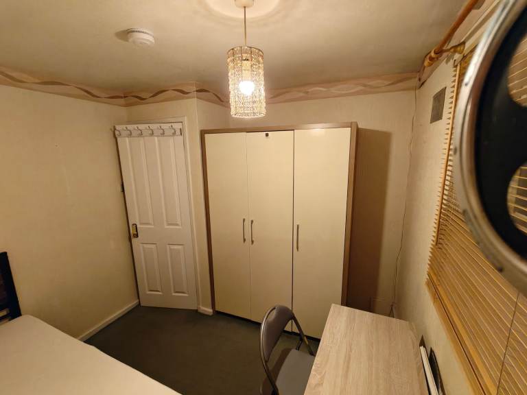 Single room to rent in LU2