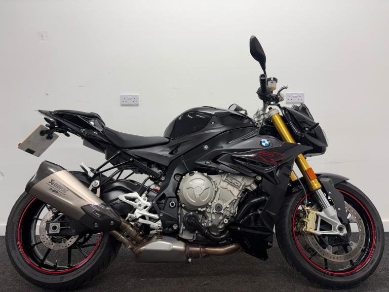 BMW S1000R ** AKRAPOVIC EXHAUST - CRUISE CONTROL - WARRANTY **