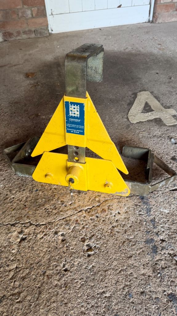 Wheel clamp 