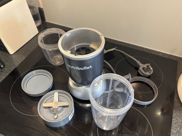  Nutribullet 600W High Speed Blender / Nutrient Extractor