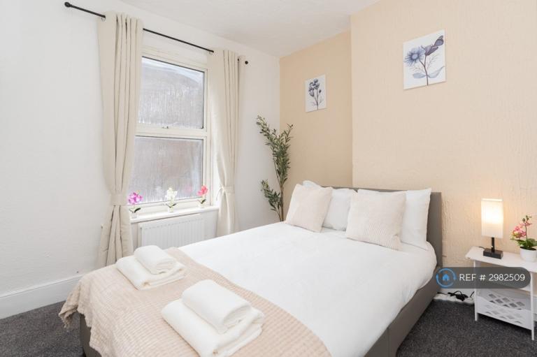 4 bedroom house in Seldown Lane, Poole, BH15 (4 bed) (#2982509)