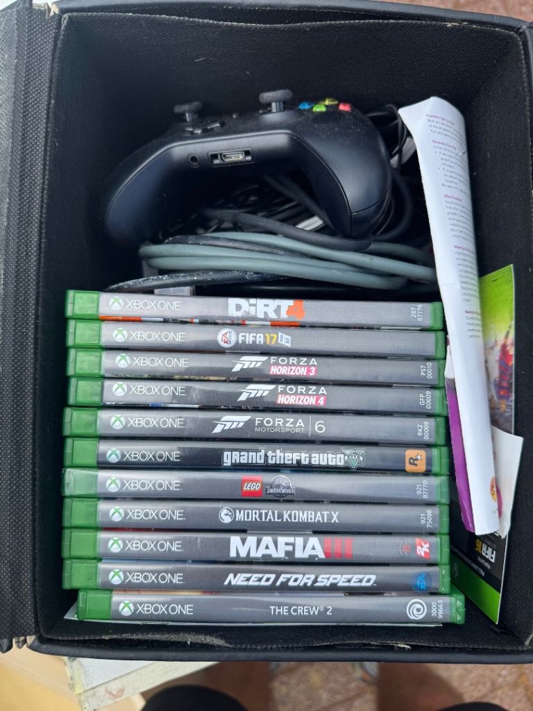 Xbox one games and controller 