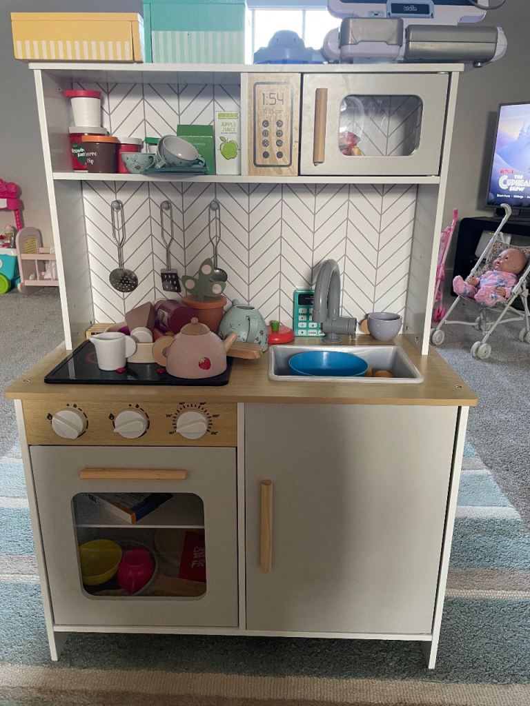Kids kitchen with accessories 