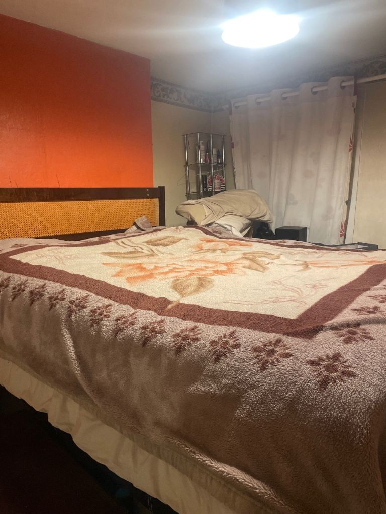 King Size room to rent in Chadwell Heath 