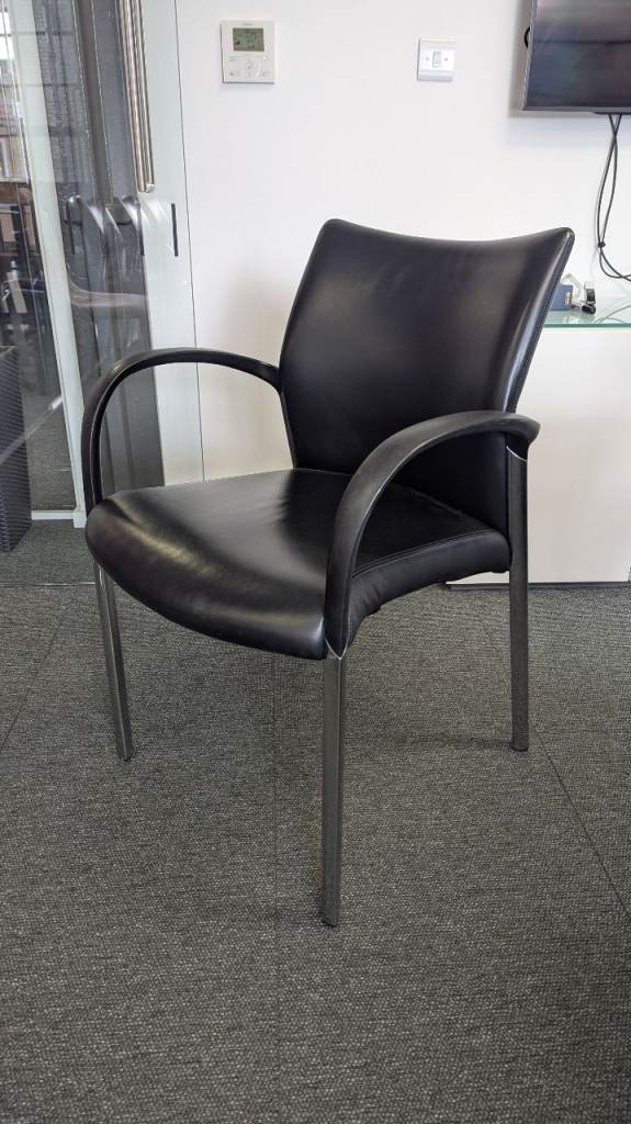 9x Leather Senator Trillipse T114A office meeting room chairs