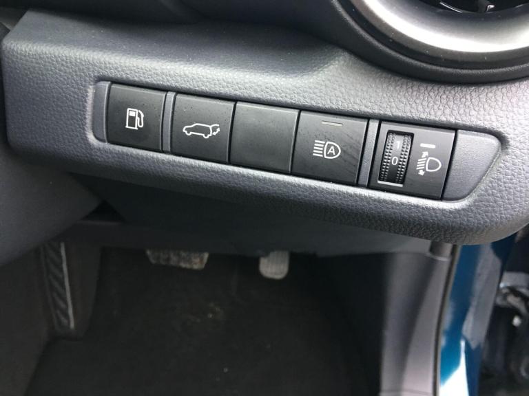 2024 Toyota C-HR 1.8 Hybrid Design 5dr CVT HATCHBACK PETROL/ELECTRIC Automatic