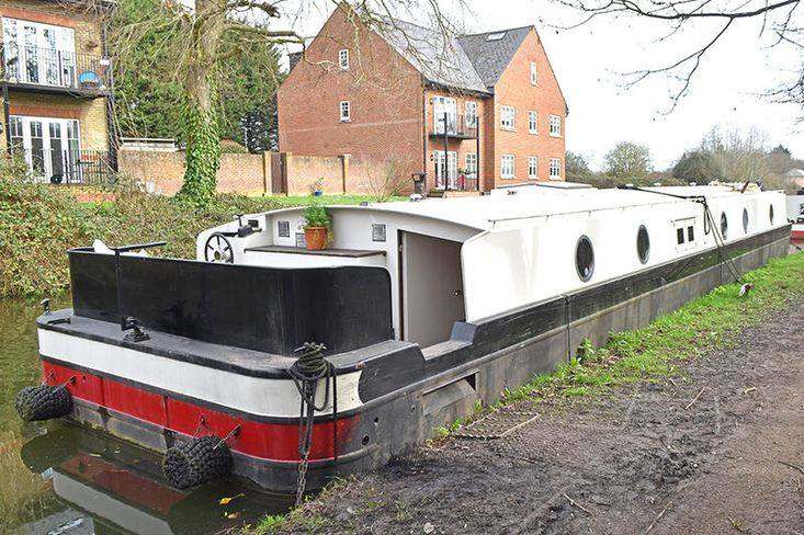 60ft x 12ft Wide Beam Boat for sale, to live on