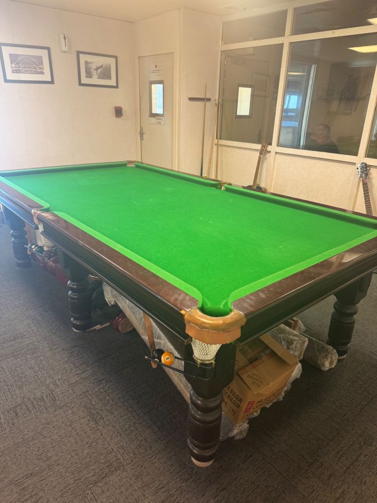 With install all uk Thurston 9x5 ft Snooker Table with New 6811 Match Cloth
