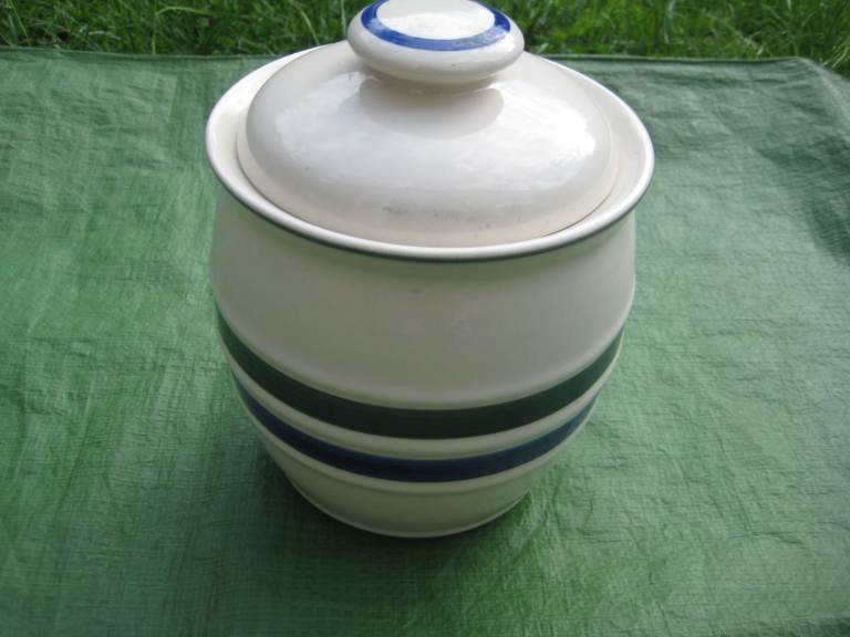 Lovely Decorative Homemaker Ceramic Airtight Storage Jar for £10.00