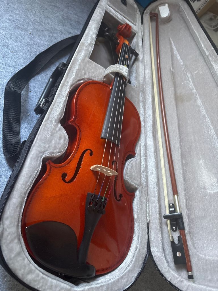 3/4 Violin, bow and case