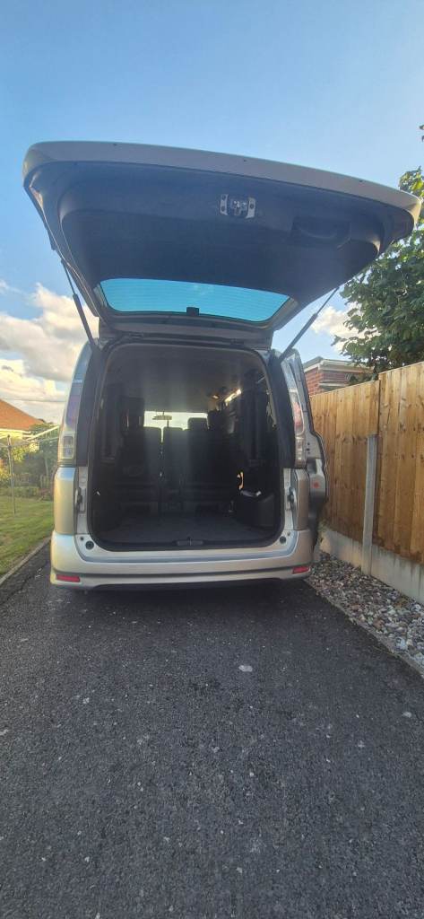 Nissan, SERENA highwaystar, 2010, 1990 (cc)