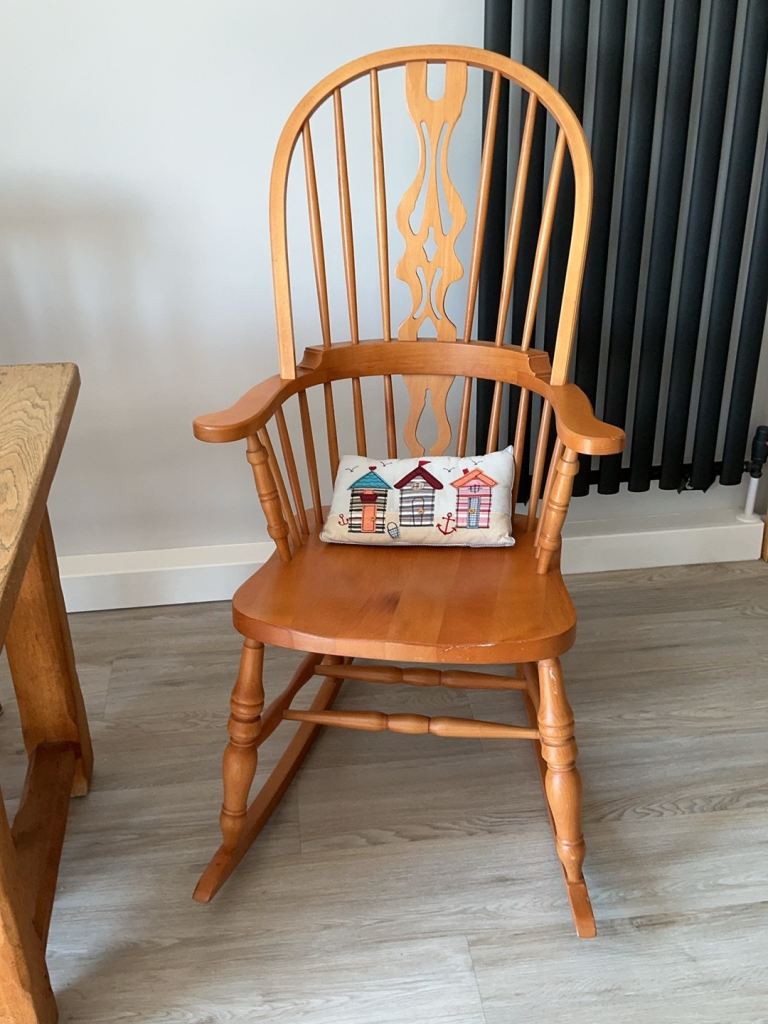 Wooden Rocking Chair – Good Condition, Classic Design