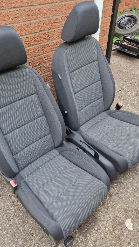 Volkswagen Golf front seats mk6 