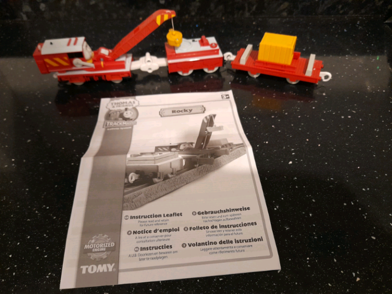 Trackmaster Tomy ROCKY Train with Magnetic Battery Crane with Cargo