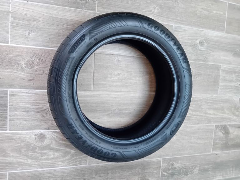 215 55 18 Goodyear 