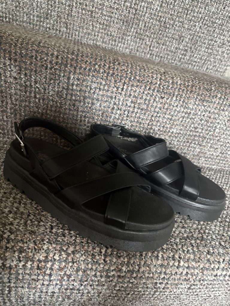 Platform sandals size 8