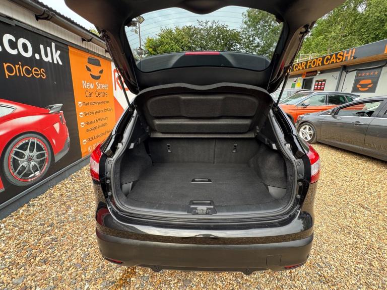 2015 Nissan Qashqai 1.6 DIG-T Tekna 2WD Euro 6 (s/s) 5dr HATCHBACK Petrol Manual