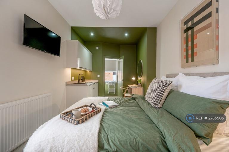 1 bedroom in Tamworth Road, Nottingham, NG10 (#2785506)