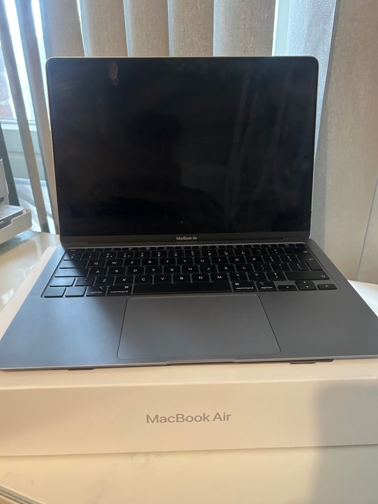 GREAT DEAL: MacBook Air 2020/13”/8GB/256GB