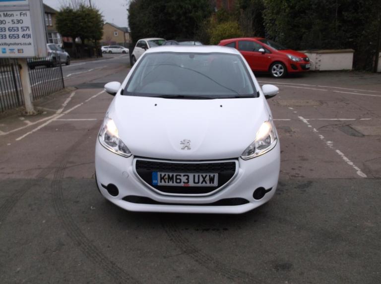 2014 Peugeot 208 1.2 VTi Access+ 5dr HATCHBACK Petrol Manual